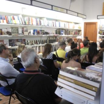 Cagliari, Libreria Murru, 24 luglio, ore 19:00, Scriviamo…nonostante tutto – Reading degli allievi del IV Corso di Scittura CreAttiva – ScriviAmo, il pubblico attento